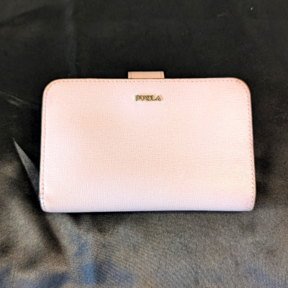Furla women's wallet pink saffiano leather bifold gold tone hardware GUC w flaws - Picture 1 of 14